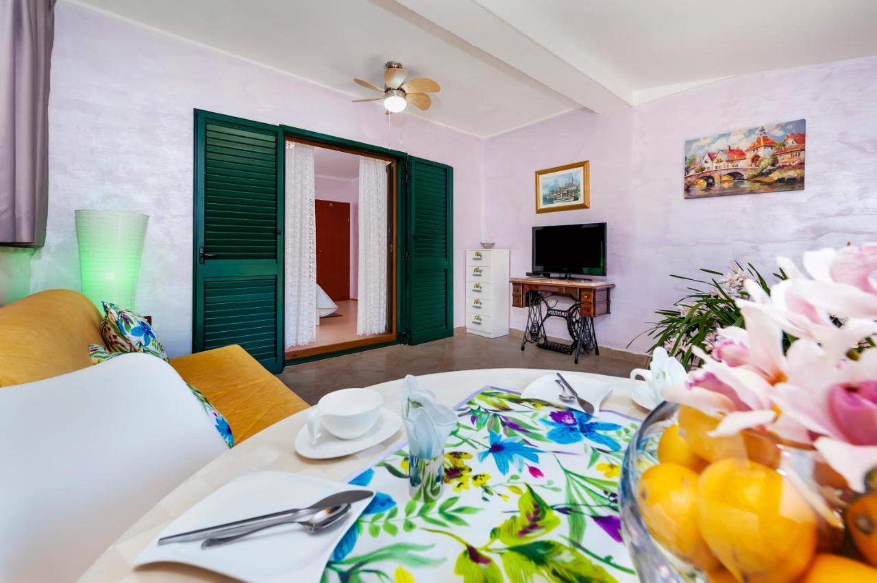 Apartments And Rooms Villa Dea Adults Only Rovinj Exterior photo