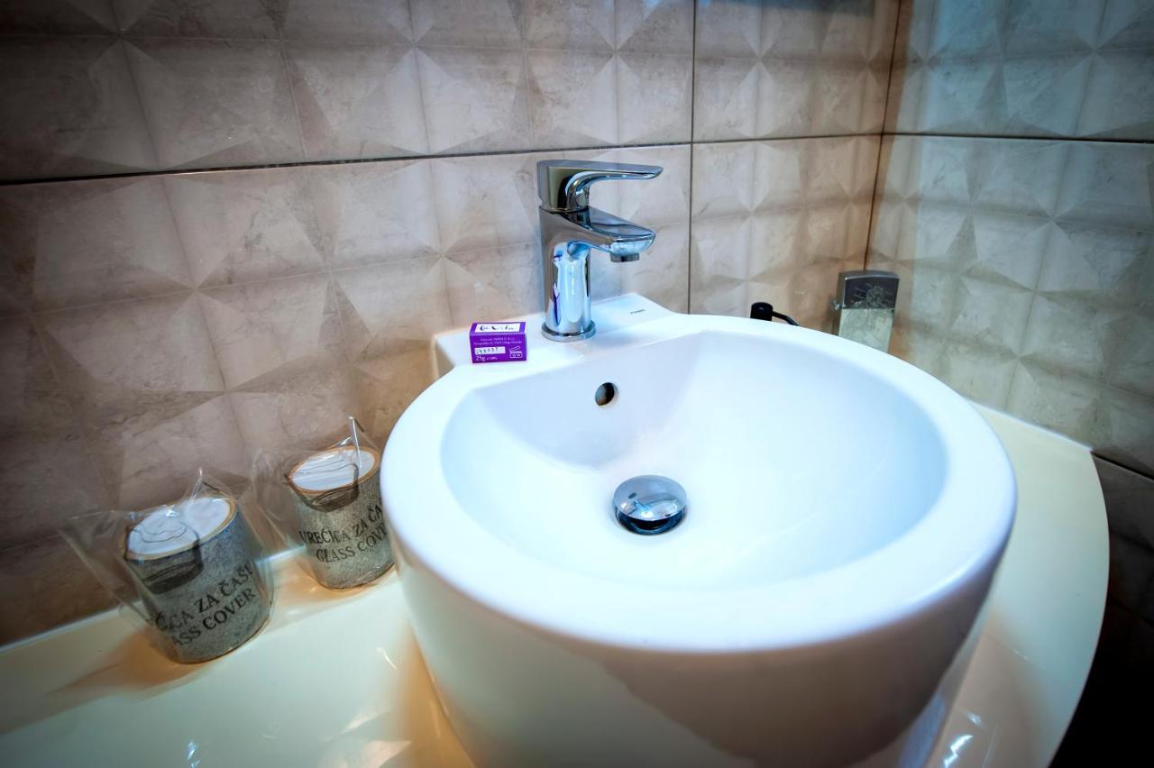 Apartments And Rooms Villa Dea Adults Only Rovinj Exterior photo