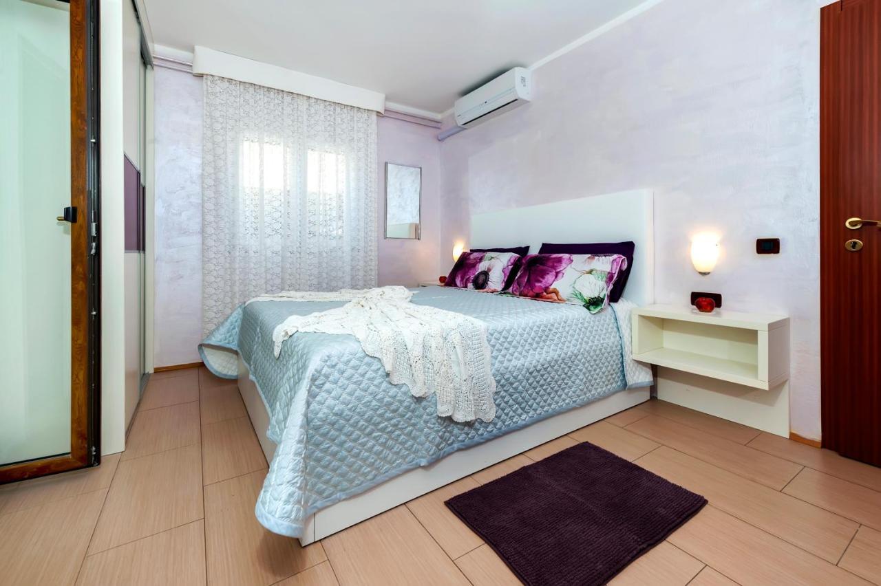 Apartments And Rooms Villa Dea Adults Only Rovinj Exterior photo