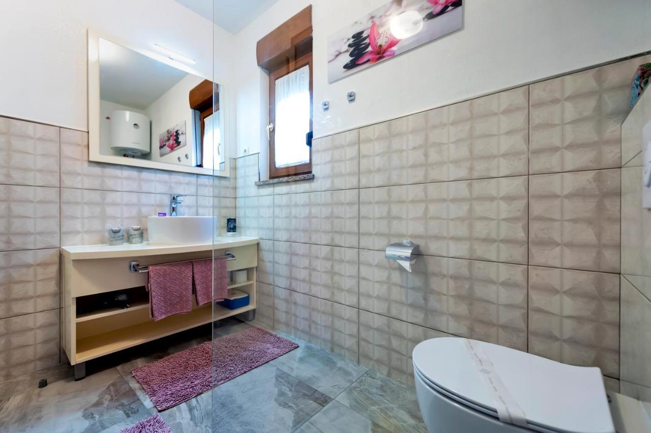 Apartments And Rooms Villa Dea Adults Only Rovinj Exterior photo