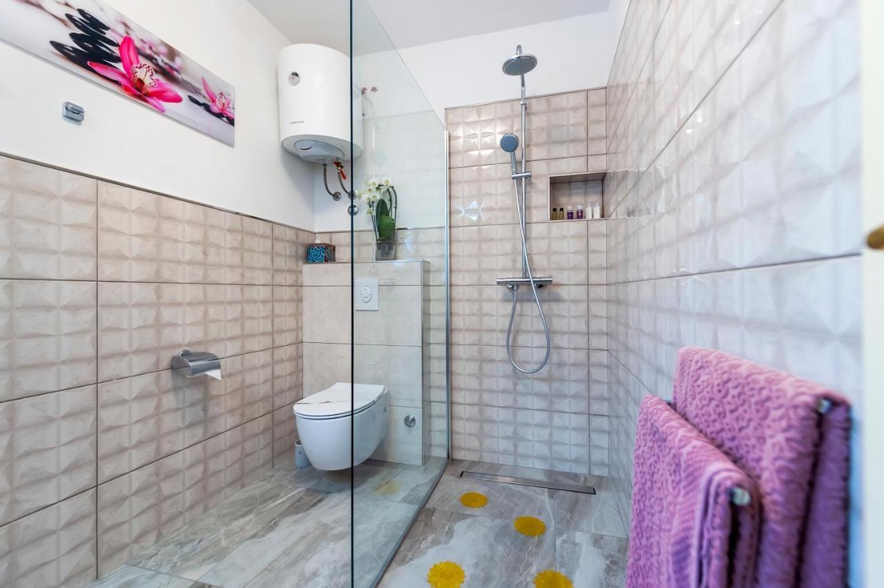 Apartments And Rooms Villa Dea Adults Only Rovinj Exterior photo